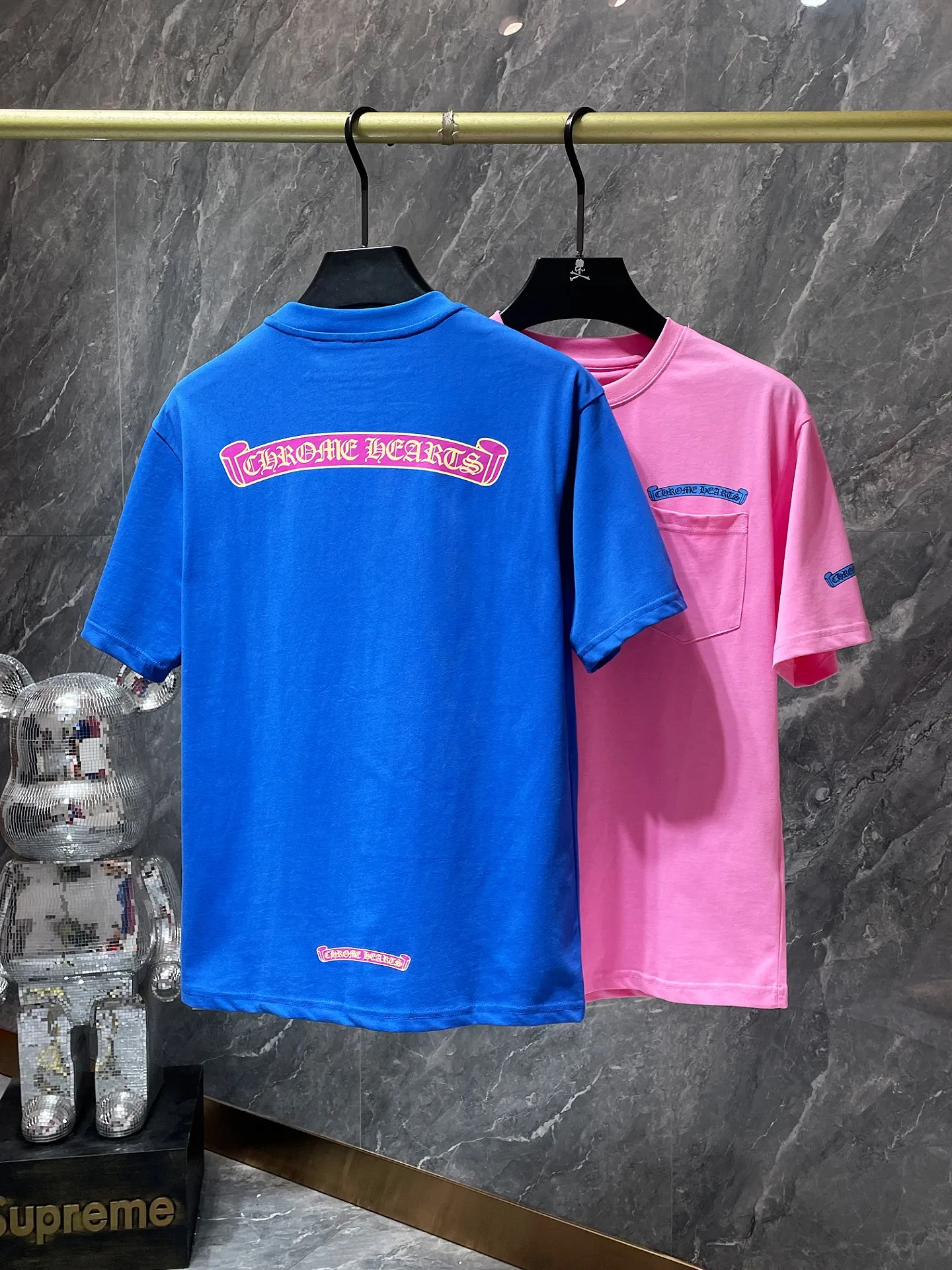 P130 ✨New arrival✨ Chrome Hearts 25ss, the same style as the stars! ! High gram weight, environmentally friendly and high-quality top-quality fabrics. Dopamine blue and pink scroll short sleeves. Counter synchronization. Re-engraved version 1:1. Recommended color: customized blue. Customized pink. Size: S, M, L, XL.